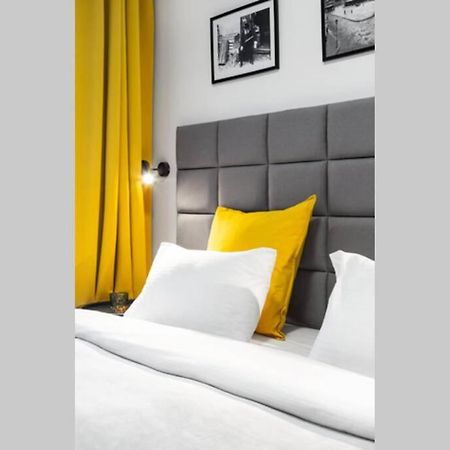 Househost Apartment: Miodowa 42/8A Street Krakow Dış mekan fotoğraf