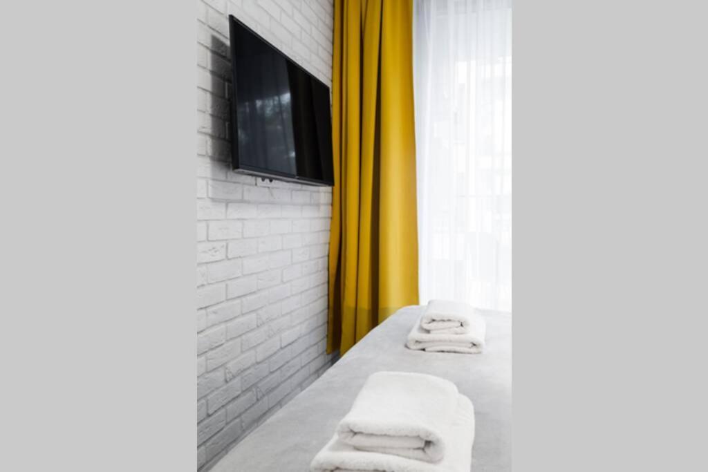 Househost Apartment: Miodowa 42/8A Street Krakow Dış mekan fotoğraf