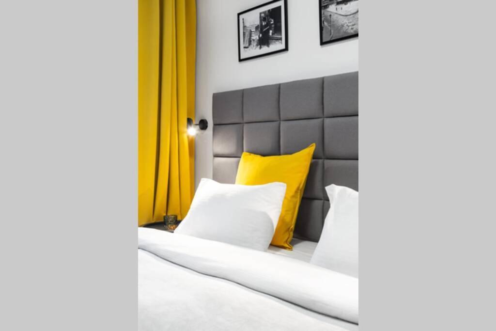 Househost Apartment: Miodowa 42/8A Street Krakow Dış mekan fotoğraf
